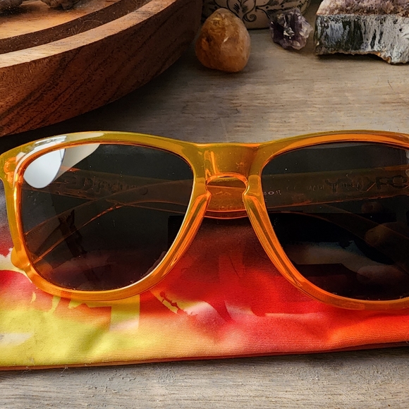 Oakley Acid Rain Orange Frogskins - Picture 8 of 8